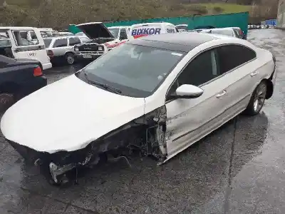 Veicolo di demolizione VOLKSWAGEN CC (358) Basis BlueMotion dell'anno 2012 alimentato CFGB