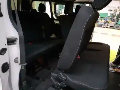 Veículo de Sucata renault trafic combi combi 9 l1h1 2.8t (8/9 plazas) do ano 2016 alimentado r9m452