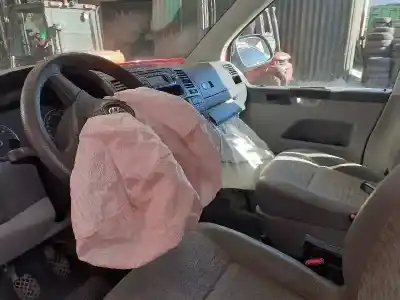 Здавання транспортного засобу volkswagen                                         t5 transporter (7e)                                                                                                                                                                                                                                        kombi-hochdach lang                                                                                                                                                                                                                                        року 2010 потужний caab