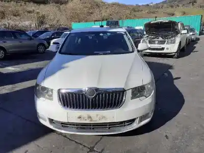 Veicolo di demolizione skoda suberb (3t4) ambition dell'anno 2009 alimentato bmp