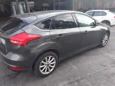 Vehicul casat ford focus turn. titanium al anului 2016 alimentat 