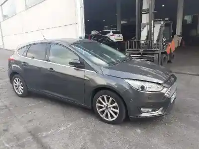 Vehicul casat ford focus turn. titanium al anului 2016 alimentat 
