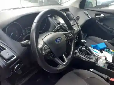 Vehicul casat ford focus turn. titanium al anului 2016 alimentat 