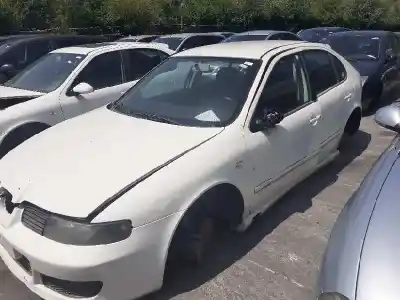 Vehículo de desguace SEAT LEON (1M1)  del año 2002 con motor 