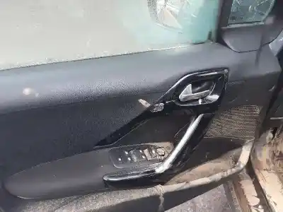 Veículo de Sucata peugeot 208 i (ca_, cc_) 1.2 vti 82 do ano 2016 alimentado hm01