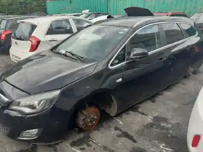 Здавання транспортного засобу OPEL ASTRA J SPORTS TOURER Sport року 2011 потужний 