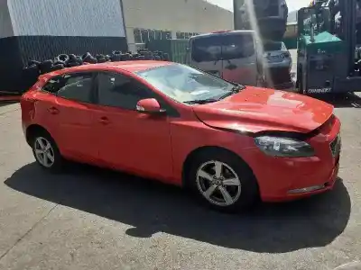 Scrapping Vehicle volvo v40 r-design of the year 2015 powered d4162t