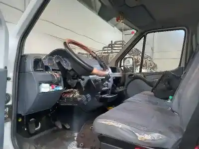 Vehicul casat mercedes                                           sprinter 02.00 -> caja cerrada                                                                                                                                                                                                                             2.2 cdi cat                                                                                                                                                                                                                                                al anului 2005 alimentat 