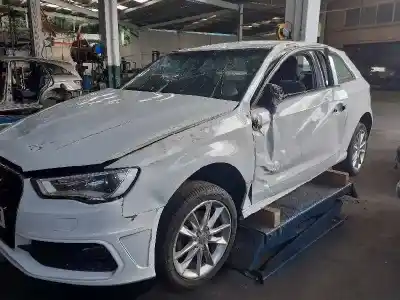 Vehículo de desguace AUDI A3 (8V) Ambition del año 2014 con motor CLH