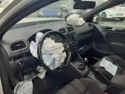 Veículo de Sucata volkswagen golf vi (5k1) 2.0 gti do ano 2010 alimentado cczb