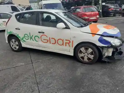 Sloopvoertuig hyundai i30 comfort van het jaar 2011 aangedreven d4fb