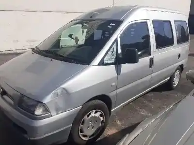 Vehículo de desguace PEUGEOT                                            EXPERT KOMBI                                                                                                                                                                                                                                               Confort acristaldo (5 asientos)                                                                                                                                                                                                                            del año 2002 con motor RHZ