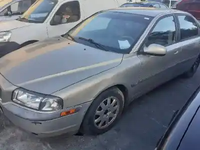 Sloopvoertuig VOLVO S80 BERLINA D5 van het jaar 2002 aangedreven D5244T