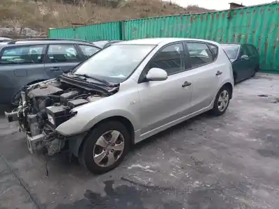 Scrapping Vehicle hyundai i30 (fd) 1.6 crdi of the year 2011 powered d4fb