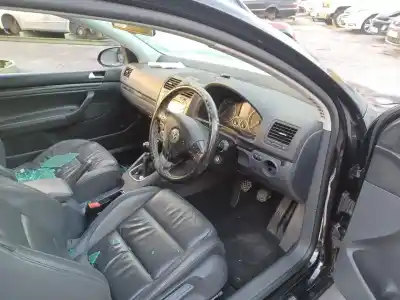 Veículo de Sucata volkswagen golf v (1k1) 2.0 tdi 16v do ano 2000 alimentado bmn