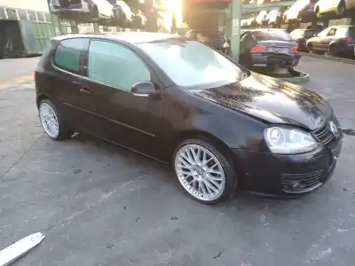 Veículo de Sucata volkswagen golf v (1k1) 2.0 tdi 16v do ano 2000 alimentado bmn