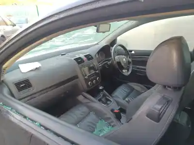 Veículo de Sucata volkswagen golf v (1k1) 2.0 tdi 16v do ano 2000 alimentado bmn