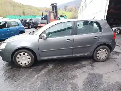 Veículo de Sucata volkswagen golf v (1k1) 1.9 tdi do ano 2006 alimentado bru,bxf,bxj