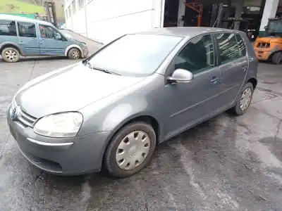 Veículo de Sucata volkswagen golf v (1k1) 1.9 tdi do ano 2006 alimentado bru,bxf,bxj