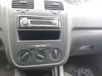 Veículo de Sucata volkswagen golf v (1k1) 1.9 tdi do ano 2006 alimentado bru,bxf,bxj