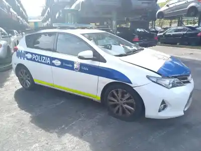 Veículo de Sucata toyota auris (_e18_) 1.8 hybrid (zwe186_) do ano 2013 alimentado 2zr-fxe