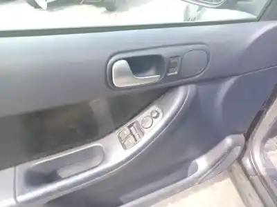 Здавання транспортного засобу audi a3 (8l1) 1.6 року 2003 потужний avu,bfq