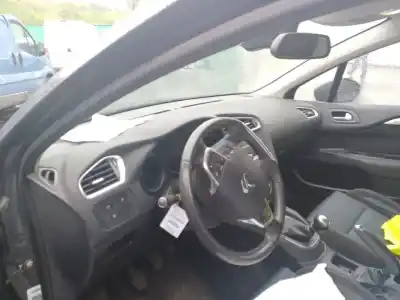 Veículo de Sucata citroen c4 ii (nc_) 1.6 hdi 90 do ano 2010 alimentado 9hj (dv6dtedm),9hp (dv6dted)