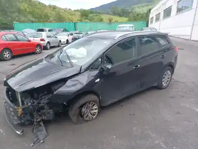 Veicolo di demolizione KIA CEE'D SPORTSWAGON (JD) 1.6 CRDI 110 dell'anno 2017 alimentato D4FB