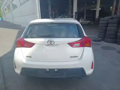 Veículo de Sucata toyota auris (_e18_) 2.0 d-4d (ade186_) do ano 2014 alimentado 1ad-ftv
