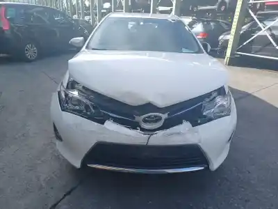 Veículo de Sucata toyota auris (_e18_) 2.0 d-4d (ade186_) do ano 2014 alimentado 1ad-ftv