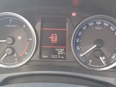 Veículo de Sucata toyota auris (_e18_) 2.0 d-4d (ade186_) do ano 2014 alimentado 1ad-ftv