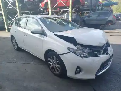 Veículo de Sucata toyota auris (_e18_) 2.0 d-4d (ade186_) do ano 2014 alimentado 1ad-ftv