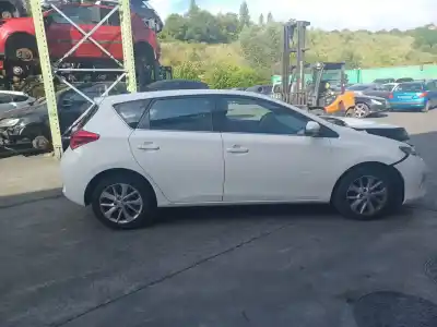 Veículo de Sucata toyota auris (_e18_) 2.0 d-4d (ade186_) do ano 2014 alimentado 1ad-ftv