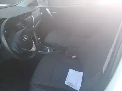 Veículo de Sucata toyota auris (_e18_) 2.0 d-4d (ade186_) do ano 2014 alimentado 1ad-ftv