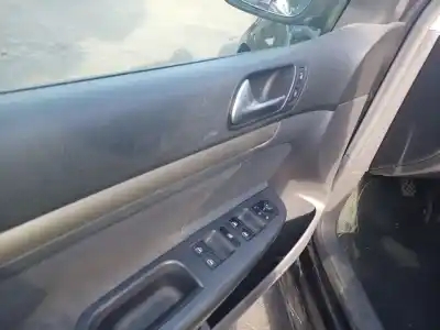 Veículo de Sucata volkswagen golf v (1k1) 1.9 tdi do ano 2007 alimentado bkc,bls,bxe