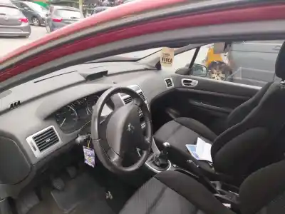 Vehículo de desguace peugeot                                            307 (3a/c)                                                                                                                                                                                                                                                 2.0 16v                                                                                                                                                                                                                                                    del año 2006 con motor rfj (ew10a)