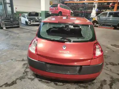 Veículo de Sucata renault                                            megane ii (bm0/1_, cm0/1_)                                                                                                                                                                                                                                 1.9 dci                                                                                                                                                                                                                                                    do ano 2002 alimentado f9q 800