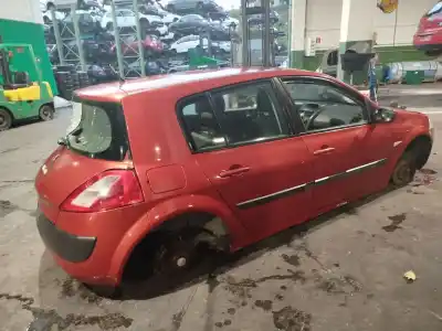 Veículo de Sucata renault                                            megane ii (bm0/1_, cm0/1_)                                                                                                                                                                                                                                 1.9 dci                                                                                                                                                                                                                                                    do ano 2002 alimentado f9q 800