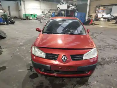 Veículo de Sucata renault                                            megane ii (bm0/1_, cm0/1_)                                                                                                                                                                                                                                 1.9 dci                                                                                                                                                                                                                                                    do ano 2002 alimentado f9q 800