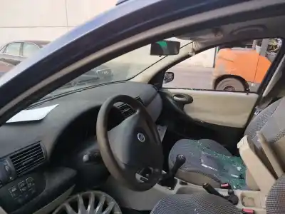 Veículo de Sucata fiat stilo (192_) 1.4 16v (192axh1b, 192bxh1b) do ano 2005 alimentado 843 a1.000