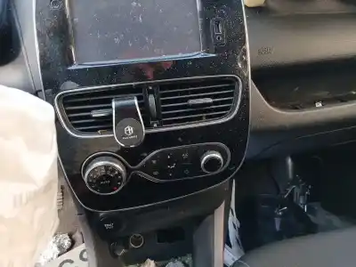 Veículo de Sucata renault clio iv (bh_) 0.9 tce 90 do ano 2018 alimentado h4b408