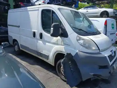 Véhicule à la ferraille peugeot                                            boxer furgón                                                                                                                                                                                                                                               2.2 hdi 100                                                                                                                                                                                                                                                de l'année 2000 alimenté 4hu