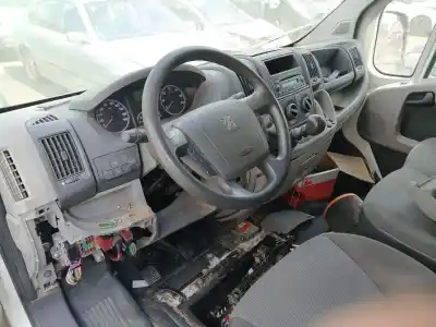 Véhicule à la ferraille peugeot                                            boxer furgón                                                                                                                                                                                                                                               2.2 hdi 100                                                                                                                                                                                                                                                de l'année 2000 alimenté 4hu