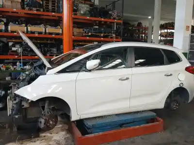 Veicolo di demolizione KIA CARENS IV  dell'anno 2014 alimentato D4FD