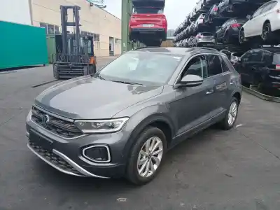 Vehículo de desguace VOLKSWAGEN T-ROC (A11, D11)  del año 2024 con motor DLAA