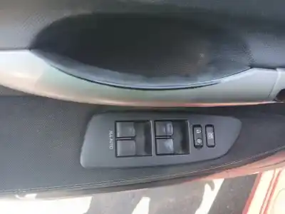 Здавання транспортного засобу toyota auris (_e15_) 1.4 d-4d (nde150_) року 2010 потужний 1nd