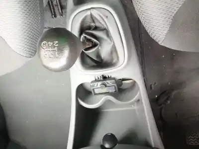 Veículo de Sucata toyota aygo (_b1_) 1.0 (kgb10_) do ano 2008 alimentado 1kr-fe