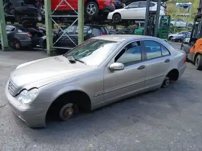 Scrapping Vehicle MERCEDES-BENZ CLASE C (W203)  of the year 2004 powered OM 646.962,OM 646.963