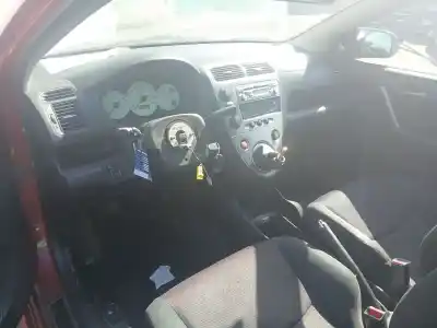 Vehicul casat honda civic vii hatchback (eu, ep, ev) 1.6 i (ep2, eu8, eu6) al anului 2004 alimentat d16v1,d16w7