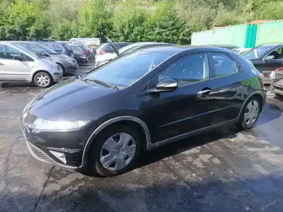 Vehículo de desguace HONDA CIVIC VIII HATCHBACK (FN, FK)  del año 2007 con motor L13A7